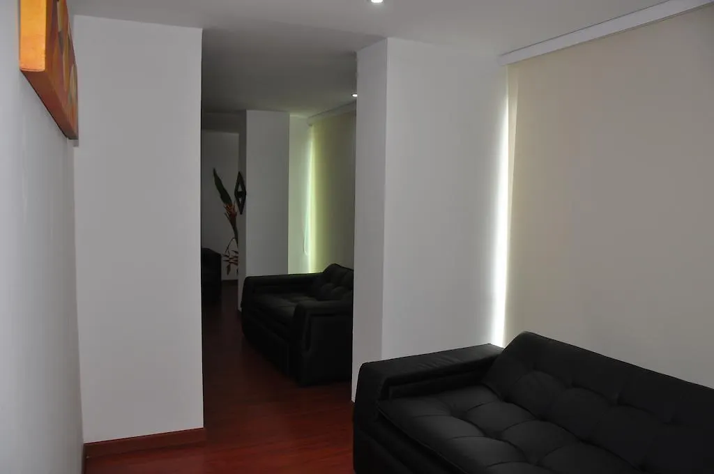 Apartasuites Plaza Modelia Bogotá 3*,